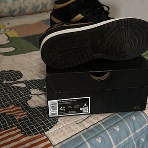 Nike Air Jordan 1 Mid Black Gold Sneakers